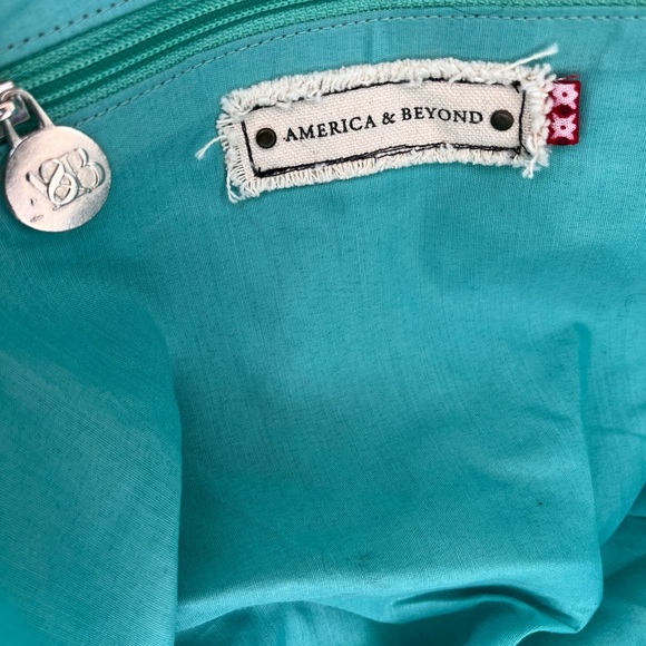 America & beyond Colorful Striped Tote Bag - Picture 5 of 9